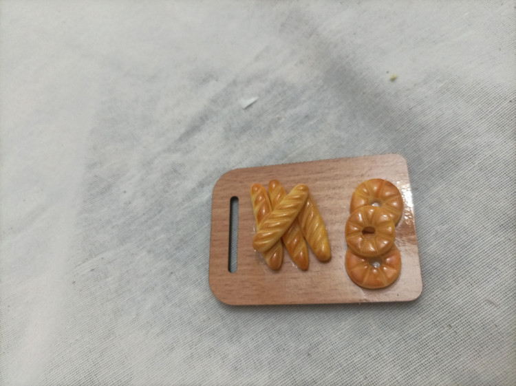 مگنت یخچالی گودی طرح نان ساندویجی